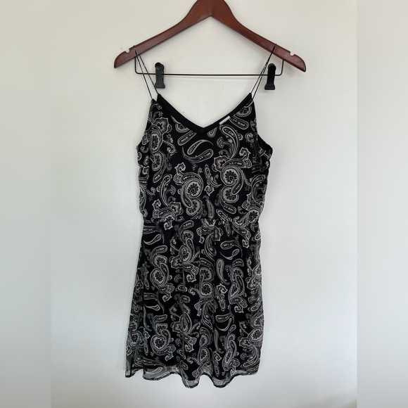 Vero moda Black White and pink Paisley Dress size small - Picture 2 of 6